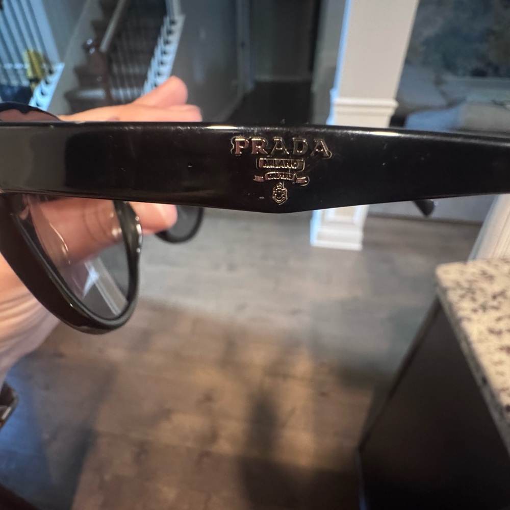 Prada Black Oversized Sunglasses - Picture 3 of 5